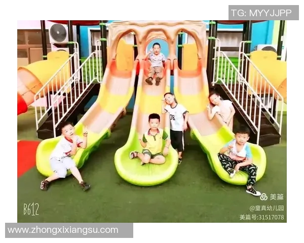 足球巨星居家欢乐时光携家人共舞展现温情一面引发网友热议